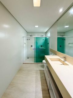Alugo casa mobiliada no Alphaville  - Fino acabamento e com 4 suítes