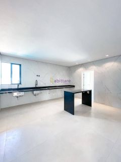 Casa  430m² com 5 suítes, elevador + espaço gourmet com piscina no Alphaville