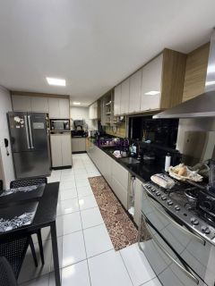 Edificio Buenos Aires - Apartamento de 145m² com 2 suítes + closet no Calhau