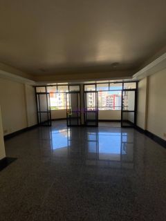 Apartamento de 190m² no Condomínio Titanium com 3 quartos (1 suíte) + DCE - Jardim Renascença