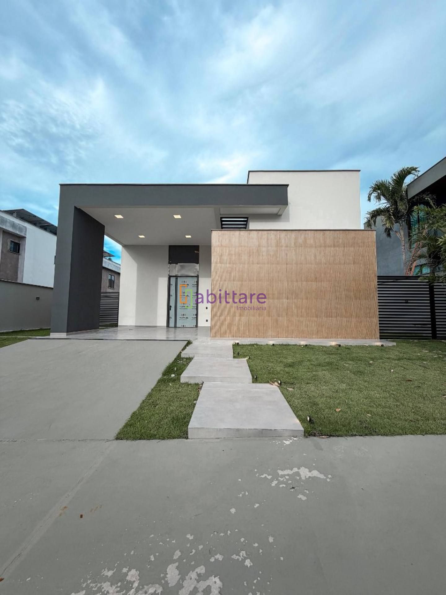 Casa Térrea no Alphaville com 4 suítes + espaço gourmet com piscina