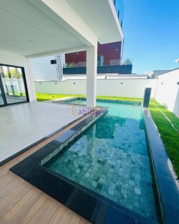 Casa no Condomínio Alphaville de 360m² com 4 quartos (3 suítes) + espaço gourmet com piscina