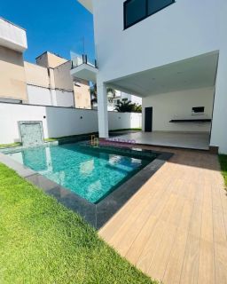 Casa no Condomínio Alphaville de 360m² com 4 quartos (3 suítes) + espaço gourmet com piscina