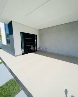 Casa no Condomínio Alphaville de 360m² com 4 quartos (3 suítes) + espaço gourmet com piscina