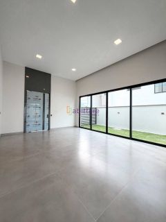 Casa Térrea no Alphaville com 4 suítes + espaço gourmet com piscina