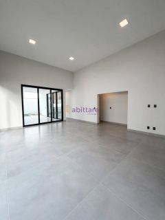 Casa Térrea no Alphaville com 4 suítes + espaço gourmet com piscina