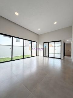 Casa Térrea no Alphaville com 4 suítes + espaço gourmet com piscina