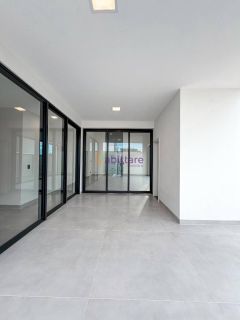 Casa Térrea no Alphaville com 4 suítes + espaço gourmet com piscina