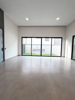 Casa Térrea no Alphaville com 4 suítes + espaço gourmet com piscina