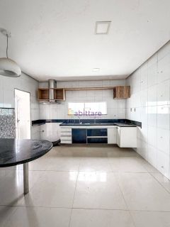 Condomínio Alphaville - Casa ampla com 03 suítes -  488m² de potencial