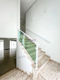 Condomínio Alphaville - Casa ampla com 03 suítes -  488m² de potencial
