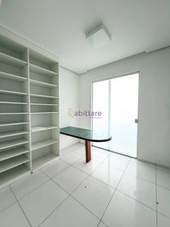 Condomínio Alphaville - Casa ampla com 03 suítes -  488m² de potencial