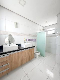 Condomínio Alphaville - Casa ampla com 03 suítes -  488m² de potencial