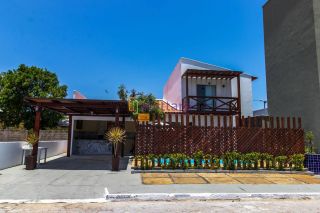 Arcos da Mangaba - Casa com 3 quartos (1 suíte com varanda) + área de lazer privativa com piscina e churrasqueira