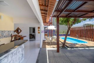 Arcos da Mangaba - Casa com 3 quartos (1 suíte com varanda) + área de lazer privativa com piscina e churrasqueira