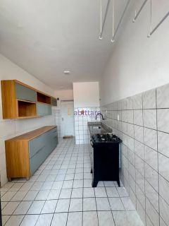 Alugo Apartamento com 2 quartos (1 suíte) no Colina Das Palmeiras