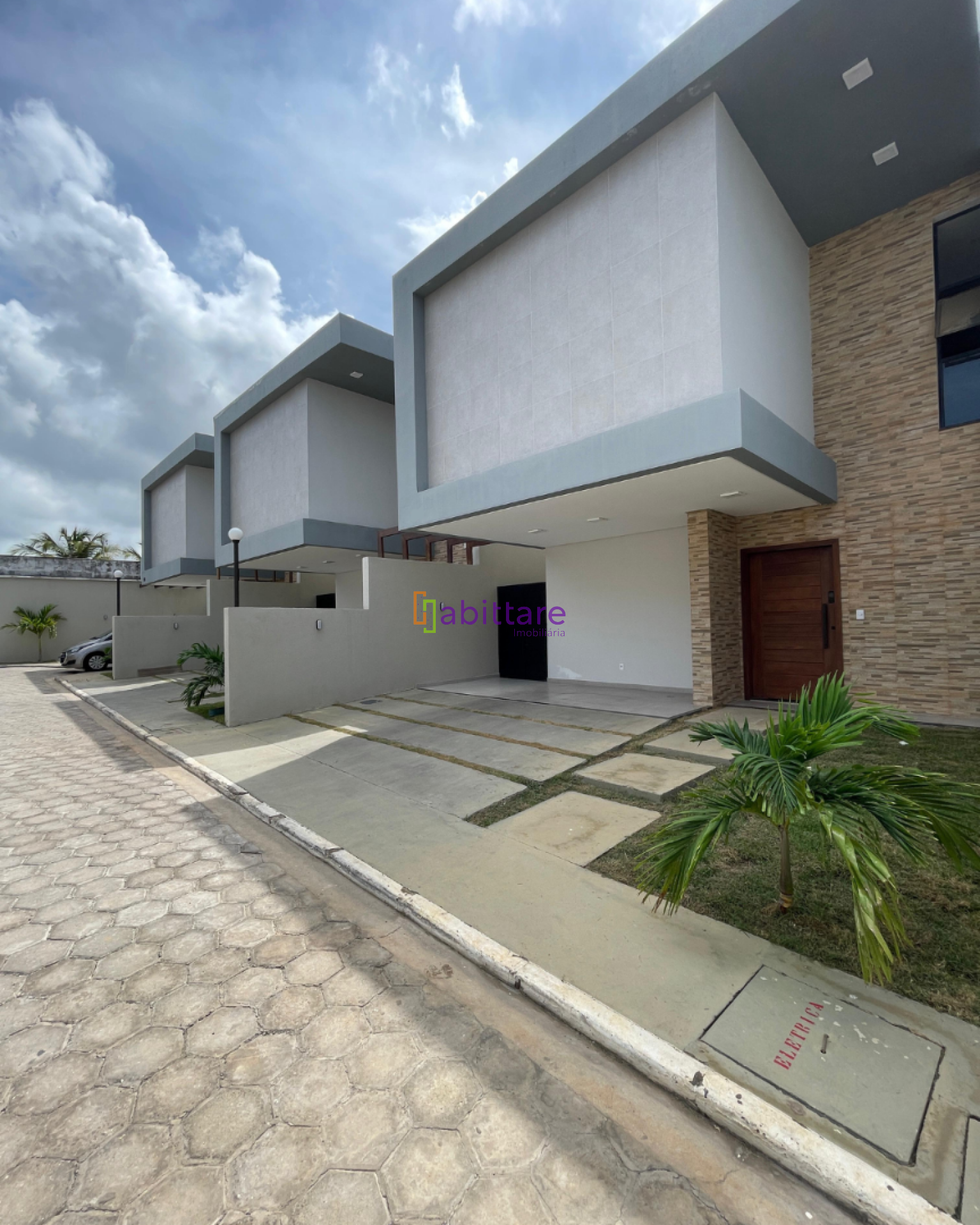 Condomínio Sara Rezende - Casa duplex de 165m² com 04 quartos (3 suítes) no Araçagy.