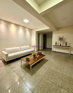 Apartamento de 135m² no Edifício Elza Regadas com 3 suítes