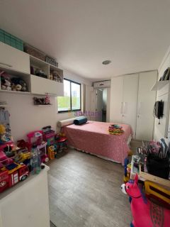 Apartamento de 135m² no Edifício Elza Regadas com 3 suítes