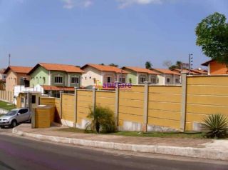 Casa duplex de condomínio com 03 quartos (1 suíte) na Cohama.