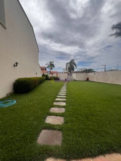 Casa duplex de condomínio com 03 quartos (1 suíte) na Cohama.