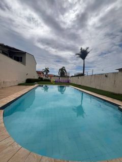 Casa duplex de condomínio com 03 quartos (1 suíte) na Cohama.
