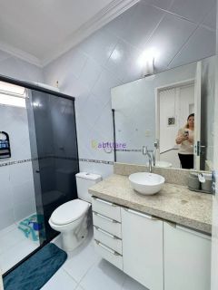 Casa duplex de condomínio com 03 quartos (1 suíte) na Cohama.