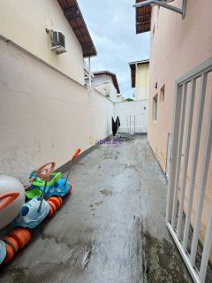 Casa duplex de condomínio com 03 quartos (1 suíte) na Cohama.