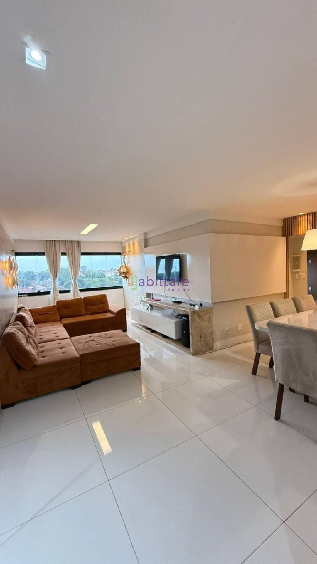 Apartamento de 105m² no Monte Carlo com 03 suítes (1 master) - MOBILIADO.