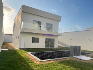 Casa duplex de 268m² no Quintas do Calhau com 03 suítes + piscina