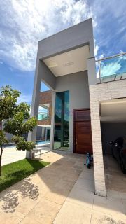 Casa duplex de 549m² no Quintas do Calhau com 03 suítes + piscina