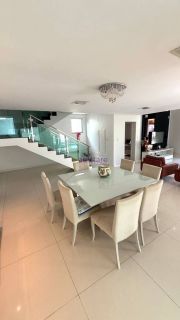 Casa duplex de 549m² no Quintas do Calhau com 03 suítes + piscina