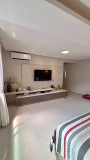 Casa duplex de 549m² no Quintas do Calhau com 03 suítes + piscina