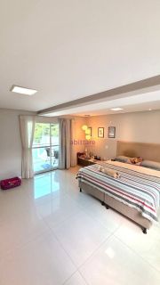 Casa duplex de 549m² no Quintas do Calhau com 03 suítes + piscina