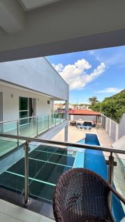 Casa duplex de 549m² no Quintas do Calhau com 03 suítes + piscina