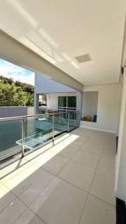 Casa duplex de 549m² no Quintas do Calhau com 03 suítes + piscina