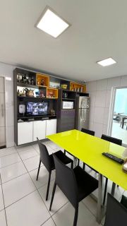 Casa duplex de 549m² no Quintas do Calhau com 03 suítes + piscina