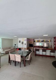 Casa duplex de 549m² no Quintas do Calhau com 03 suítes + piscina