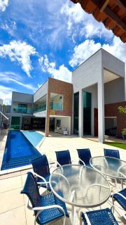 Casa duplex de 549m² no Quintas do Calhau com 03 suítes + piscina