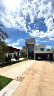 Casa duplex de 549m² no Quintas do Calhau com 03 suítes + piscina