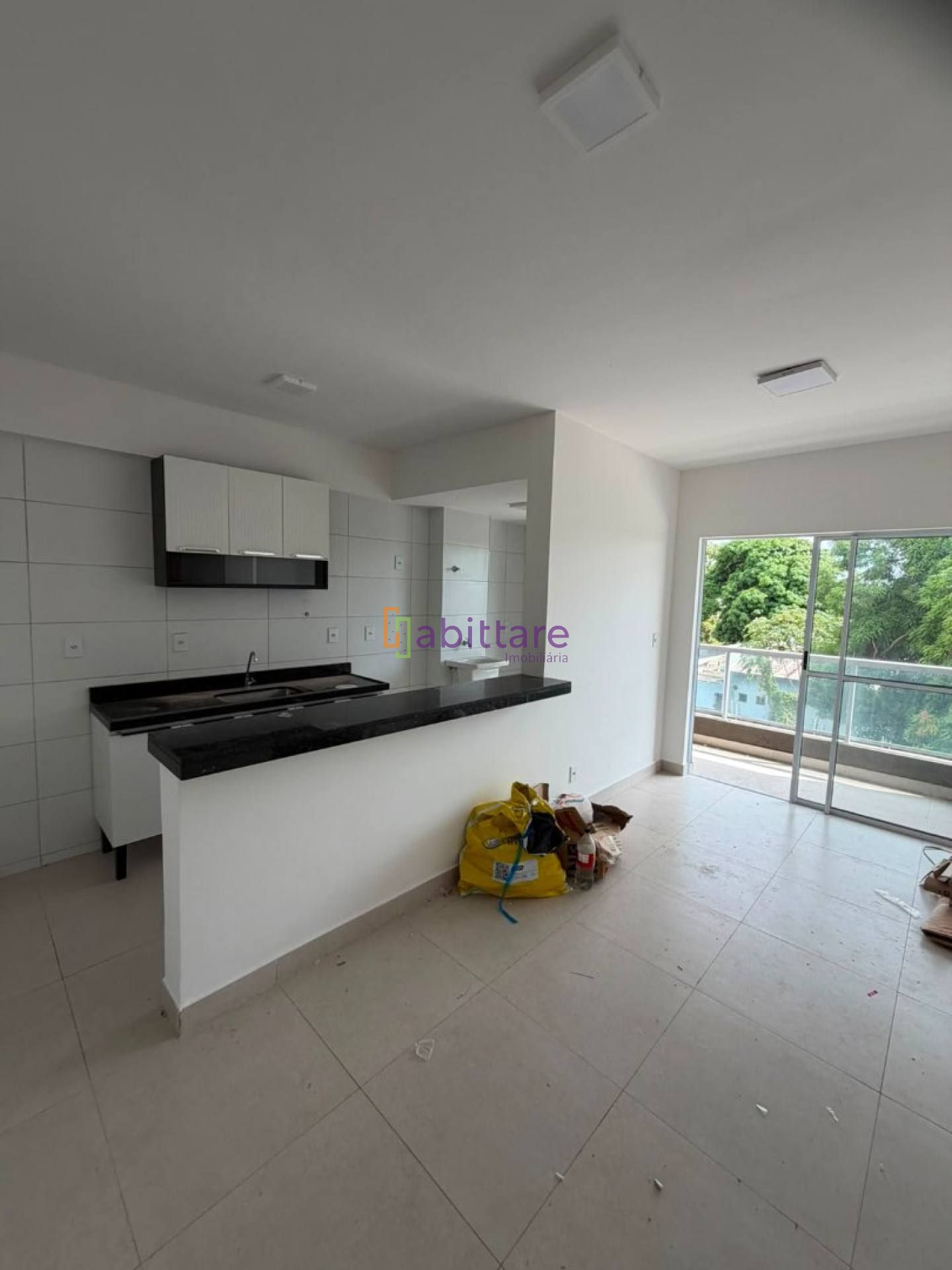 Alugo apartamento no Reserva dos Buritis com 3 quartos (1 suíte) - Calhau