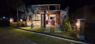 Lençóis Park Residence - Casa duplex com 04 quartos (03 suítes) e área goumert.