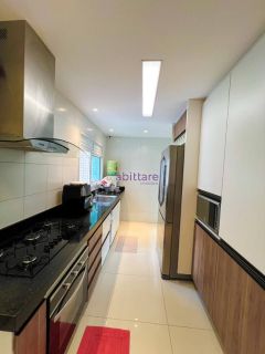 Apartamento de 142m² com 2 suítes (1 com closet) + escritório no Farol da Ilha