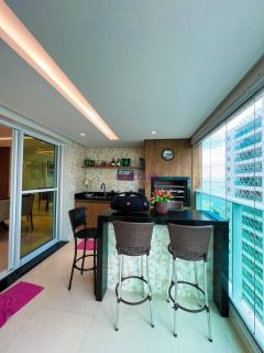 Apartamento de 142m² com 2 suítes (1 com closet) + escritório no Farol da Ilha