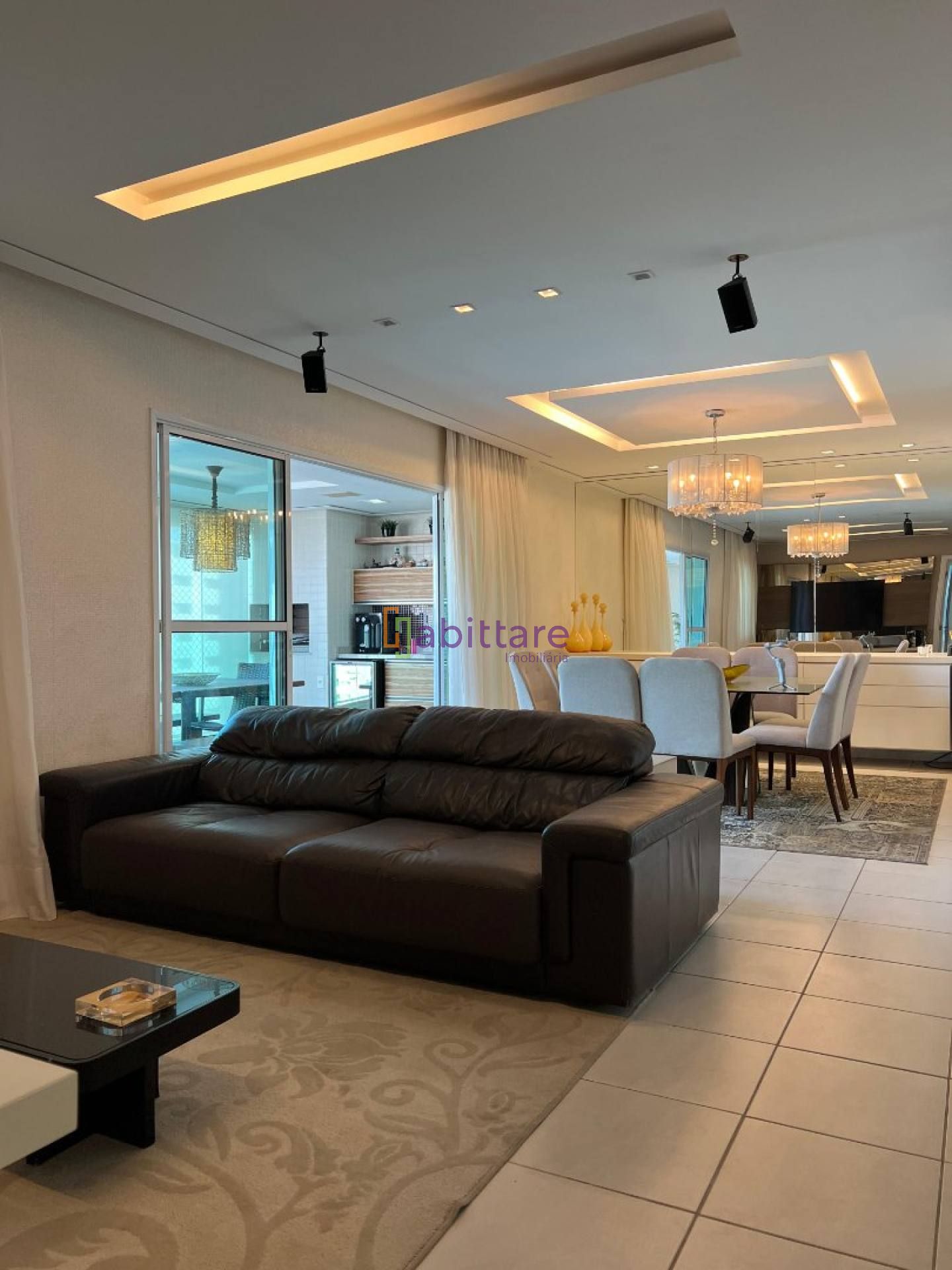 Apartamento de 142m² com 3 suítes no Condomínio Farol da Ilha - Ponta Dareia