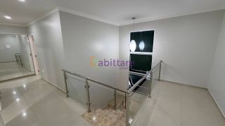 Casa duplex de 263m² no Condomínio Damha com 5 suítes (1 master) + DCE