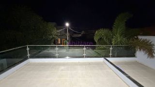 Casa duplex de 263m² no Condomínio Damha com 5 suítes (1 master) + DCE