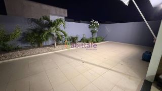 Casa duplex de 263m² no Condomínio Damha com 5 suítes (1 master) + DCE