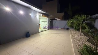 Casa duplex de 263m² no Condomínio Damha com 5 suítes (1 master) + DCE