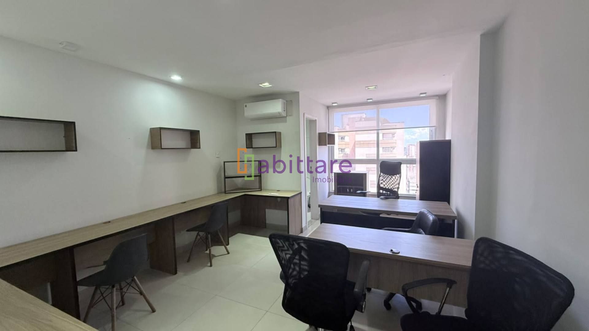 Sala comercial de m² no Business Center - Renascença